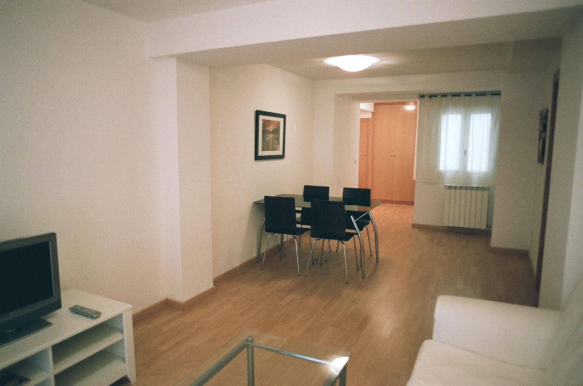 Apartamentos Auhabitat Zaragoza, Edificio De Apartamentos Turisticos Exteriör bild