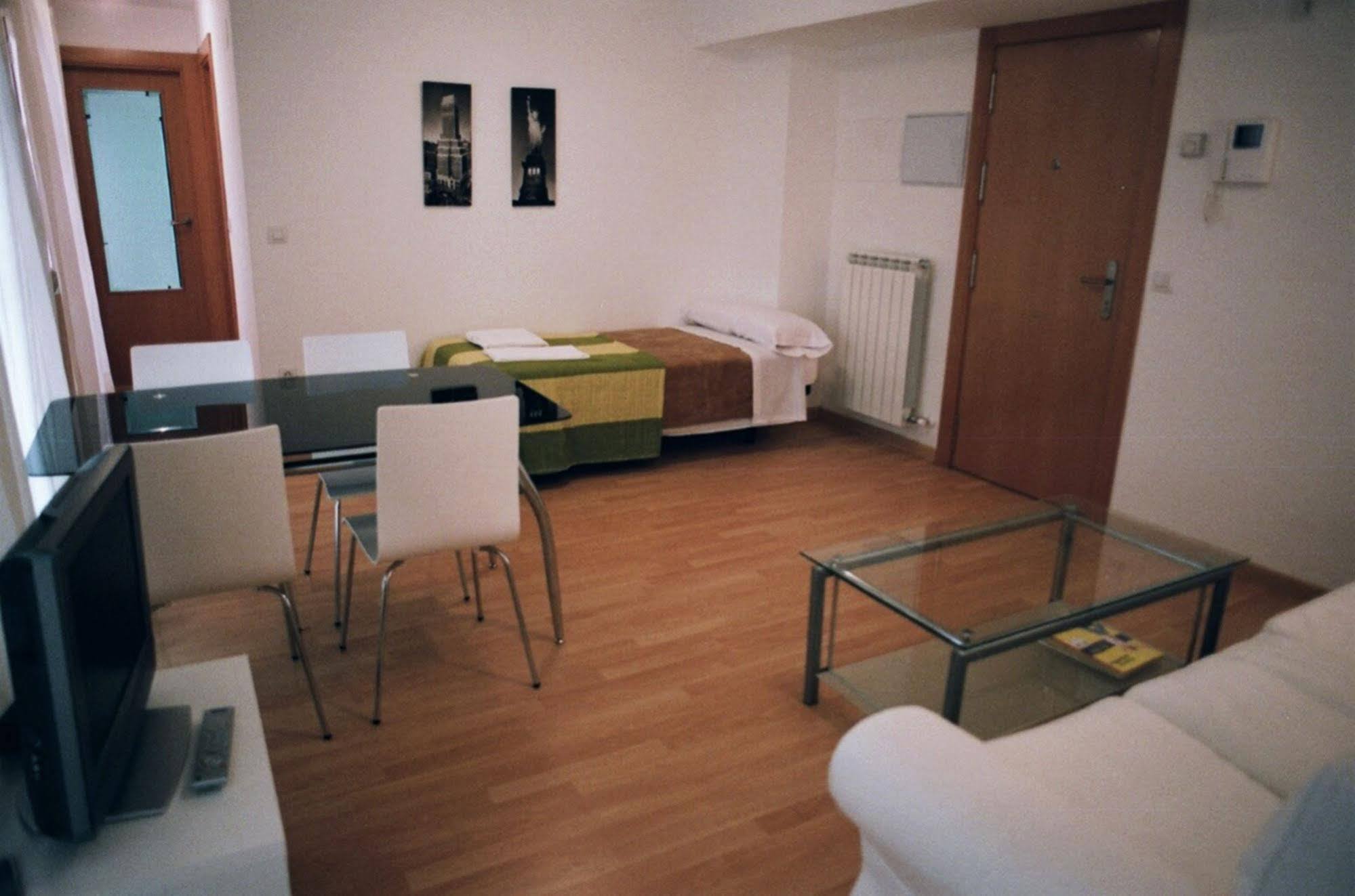 Apartamentos Auhabitat Zaragoza, Edificio De Apartamentos Turisticos Exteriör bild