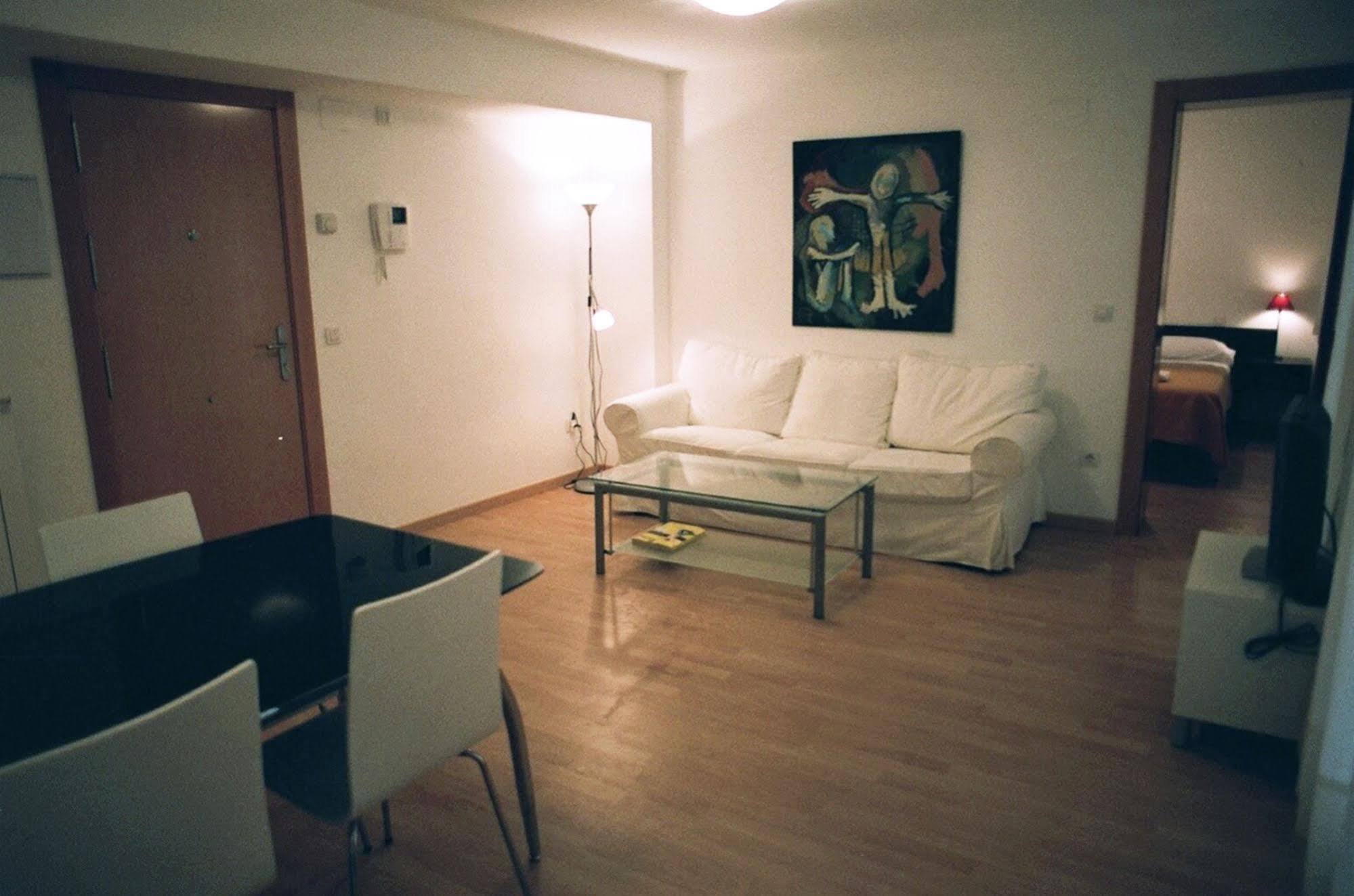 Apartamentos Auhabitat Zaragoza, Edificio De Apartamentos Turisticos Rum bild